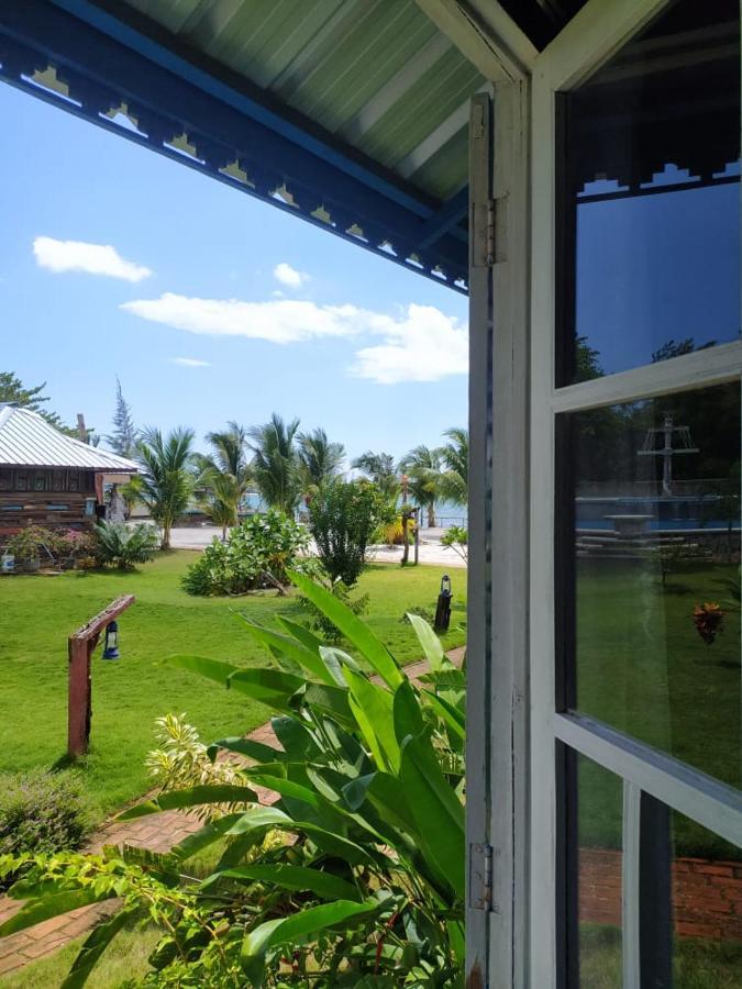 Tanjungbinga Rock And Wreck Dive Resort מראה חיצוני תמונה