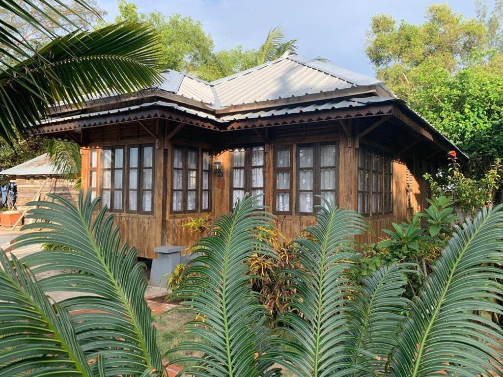 Tanjungbinga Rock And Wreck Dive Resort מראה חיצוני תמונה