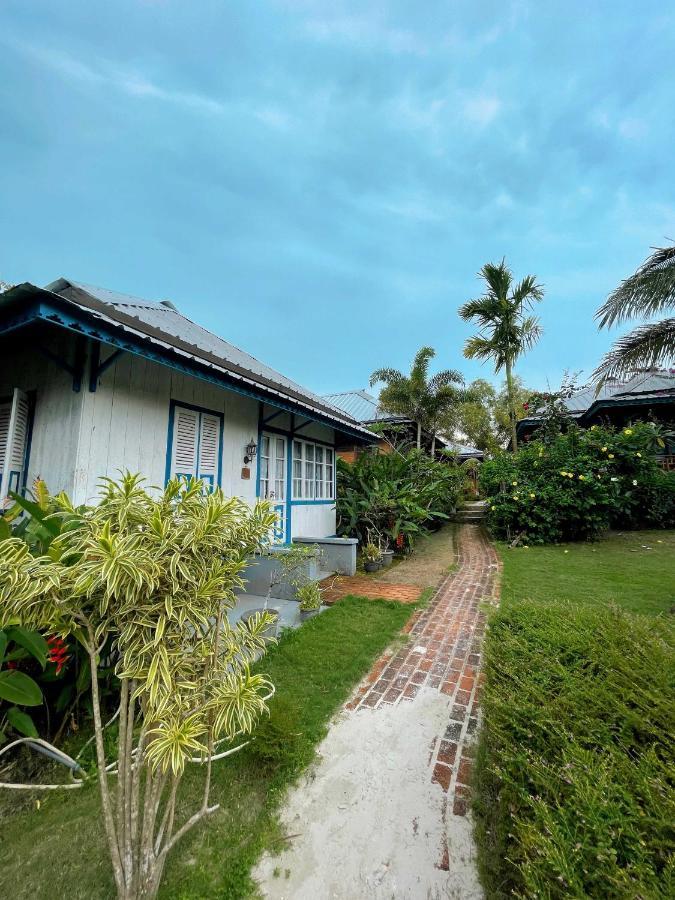 Tanjungbinga Rock And Wreck Dive Resort מראה חיצוני תמונה